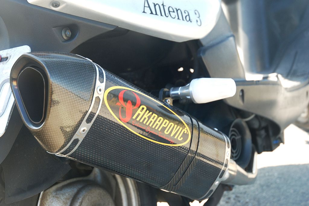 Wydech Akrapovic Slip-on Line – proste rozwiązanie do motocykla Abarth